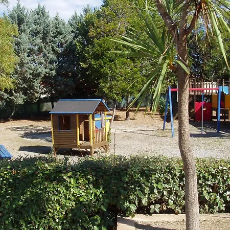 4 People - Next To The Sea * Linguizzetta