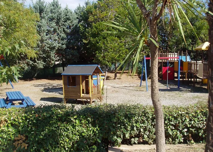 4 People - Next To The Sea * Linguizzetta