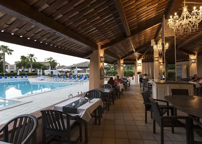 4 People - Next To The Sea