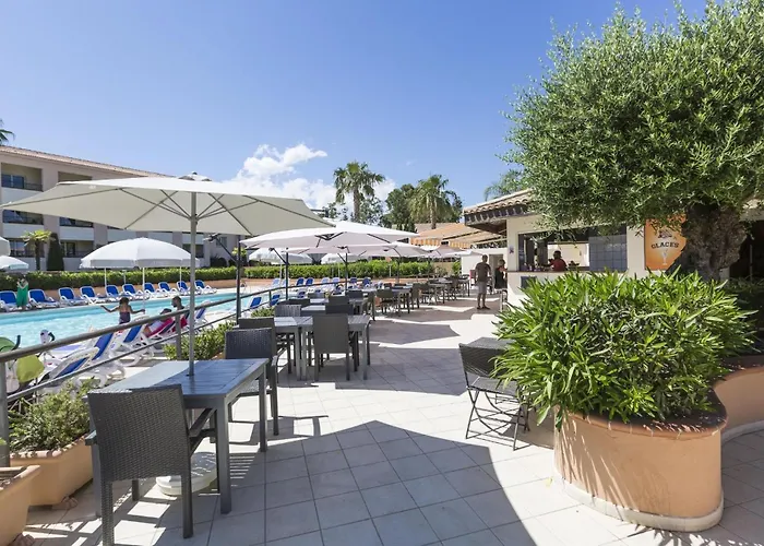 4 People - Next To The Sea *